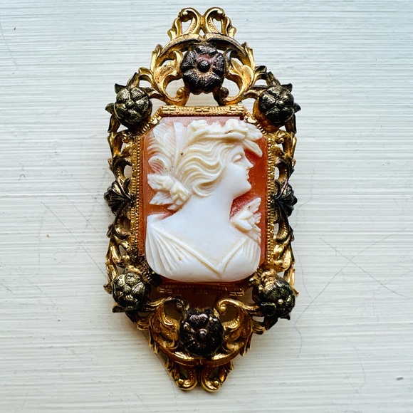 Art Deco Gold fIlled Filagree  Carved Shell Cameo Brooch Pin right facing - Picture 2 of 5